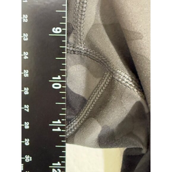 Yogalicious Lux Women's Gray Camouflage Print Leggings M 7/8 ankle Gym Yoga EUC - Picture 11 of 12